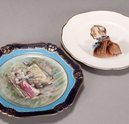 Две декоративные тарелки . С портретом  и фарфоровая тарелка с дамами в саду