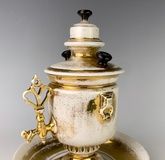 Фарфоровая чашка в форме самовара с крышкой, Кузнецов, Россия, 19 век