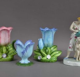 Предметы флористической керамики Мозеса Стивенса и фигурки из фарфора Dulevo СССР.