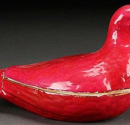 Кузнецовская русская фарфоровая масленка в форме птицы