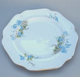 Фарфоровая тарелка Кузнецова XIX века с цветочными принтами