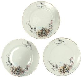Фарфоровый набор из 3 тарелок от Кузнецова