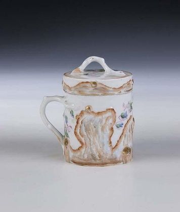 Декоративная чашка в виде пенька из фарфора, М.С. Кузнецов, Дулево, конец 19 века