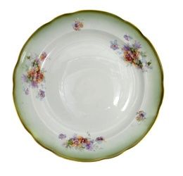 Фарфоровая тарелка Кузнецова 19-го века с росписью и позолотой.