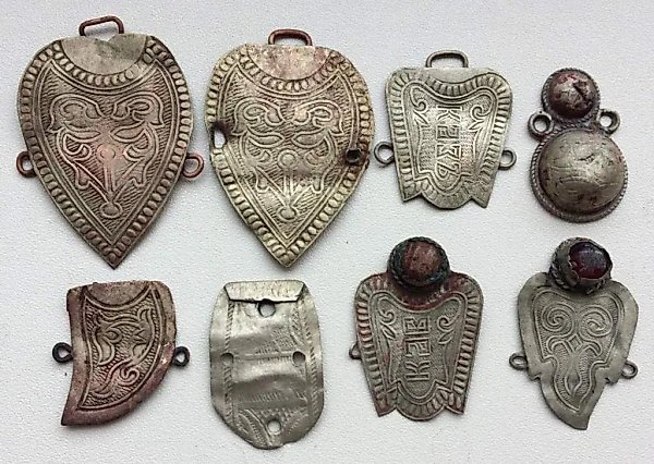 Women's jewelry, Muslim clothing accessories