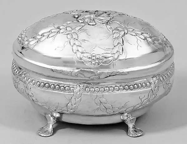 Серебряная сахарница
