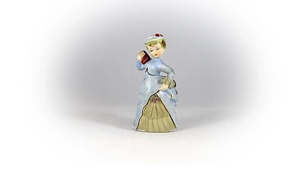 Девушка с книжкой