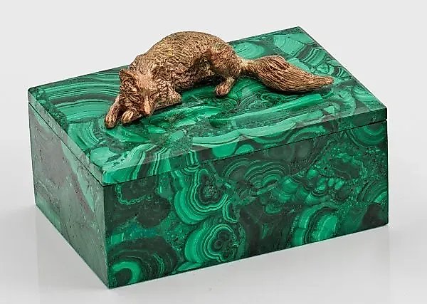 Malachite box with an image of a reclining fox