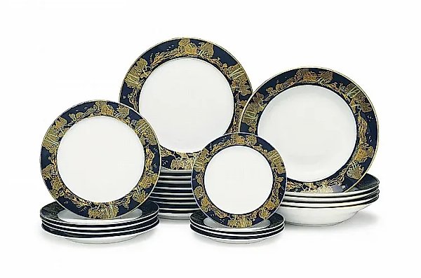 Porcelain dinner set by the Kuznetsov factory, Moscow, late 19th century/early 20th century