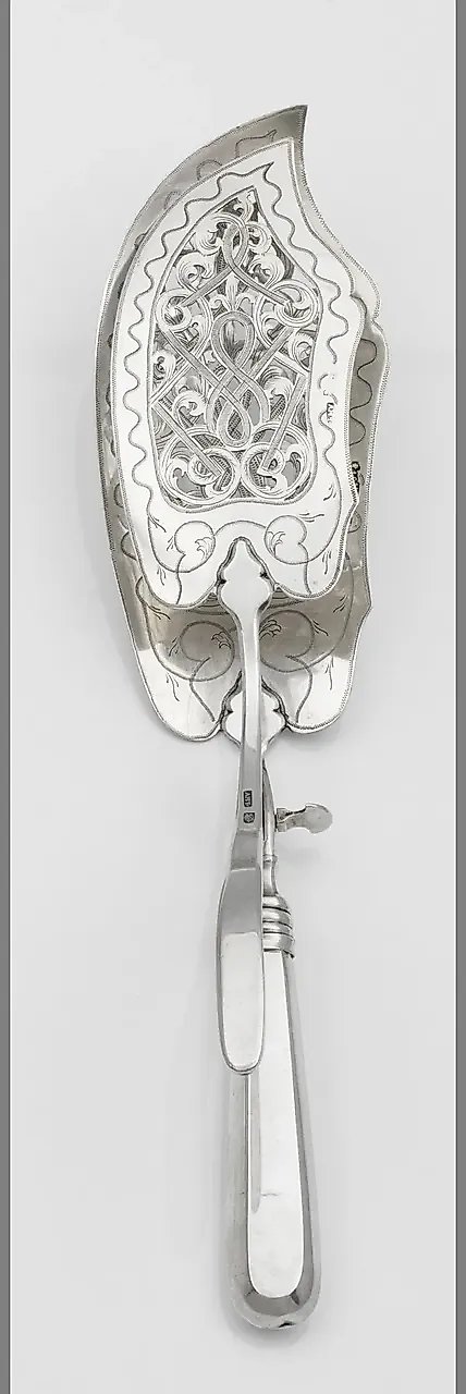 Serving knife