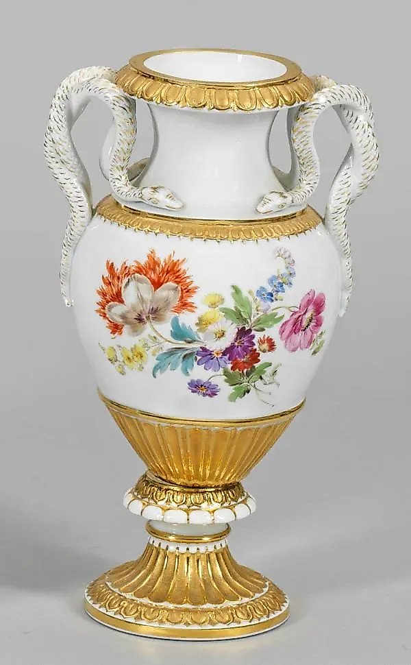 Porcelain vase with snake-shaped handles, decorated with floral decor