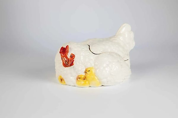 Фарфоровая форма в виде русской курицы от Тверской фабрики М.С. Кузнецова, 1870-1889 гг.
