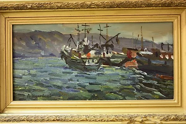 В порту картон, масло