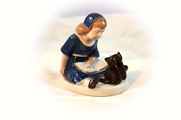 The girl with teddy bears
