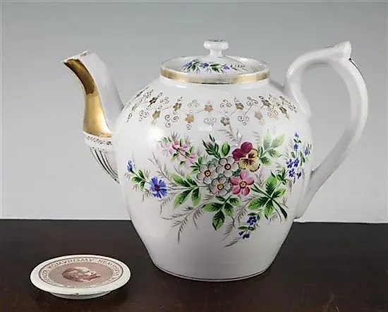 A large teapot and lid made of Kuznetsov porcelain, as well as a Lenin commemorative plaque