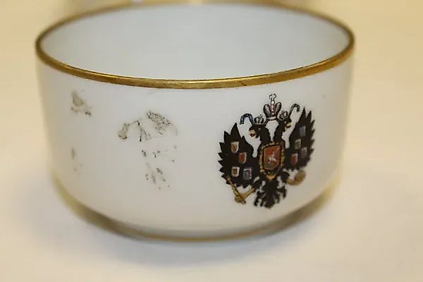 Фарфоровая чашка и блюдце с гербом царя Николая II