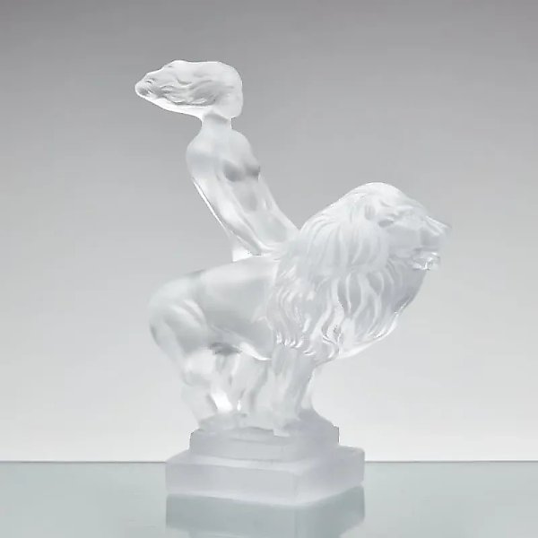Statuette