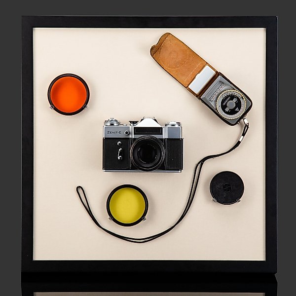 Настенная композиция с фотоаппаратом Zenit-E, СССР, 1970-1990 гг.