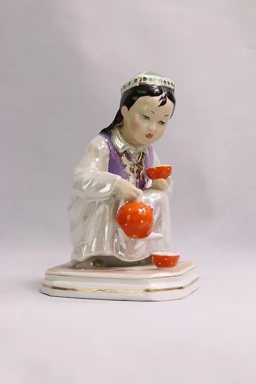 Узбечка с чайником