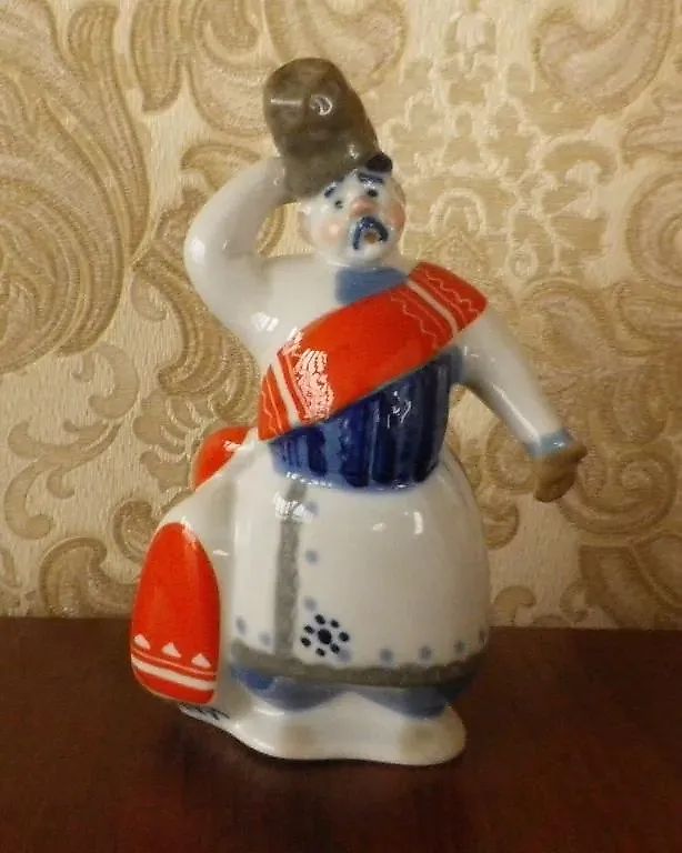 Статуэтка из композиции