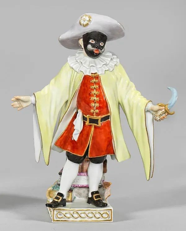 Фарфоровая фигурка 