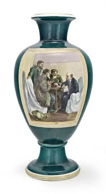 Ваза советская, изображение картины Исаака Бродского