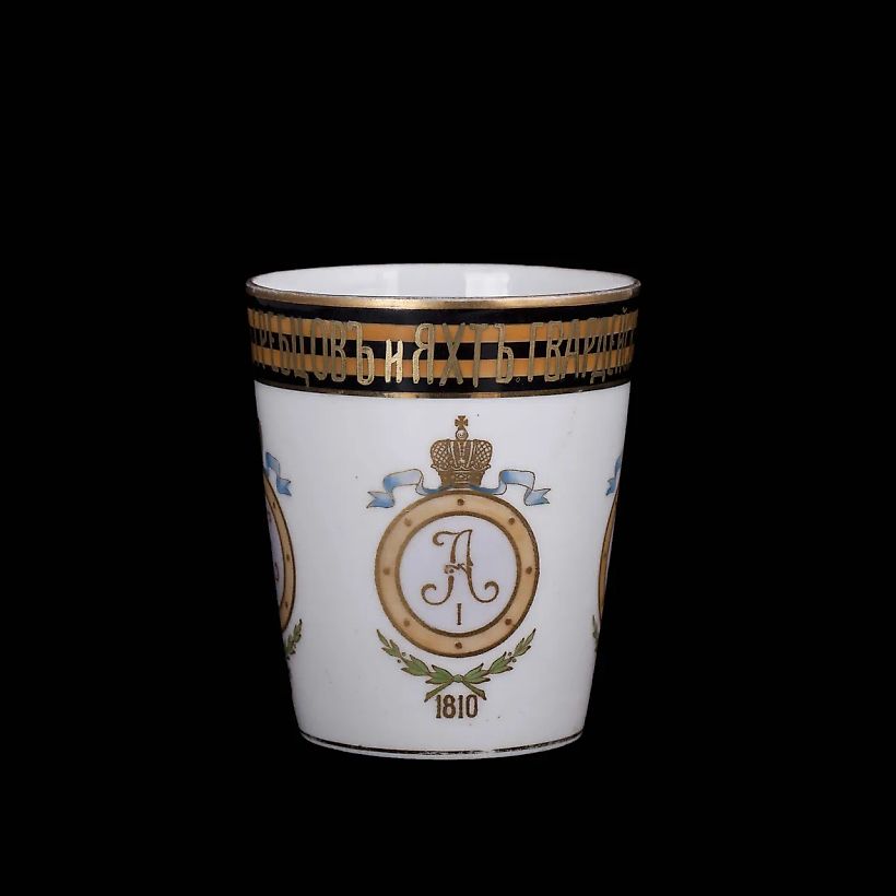 Кубок из русского фарфора и росписи по стеклу