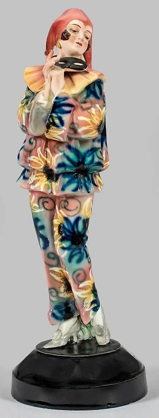 Керамическая  фигурка работы Гольдшайдера