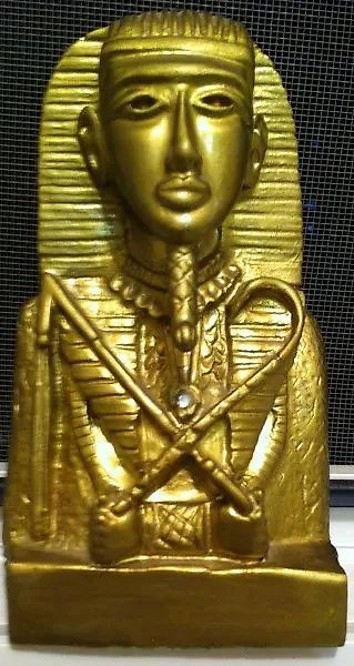 Tutankhamun figurine