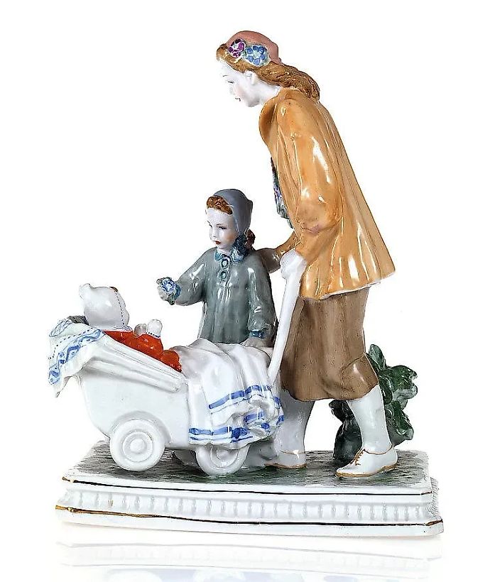 Советская фарфоровая композиция 