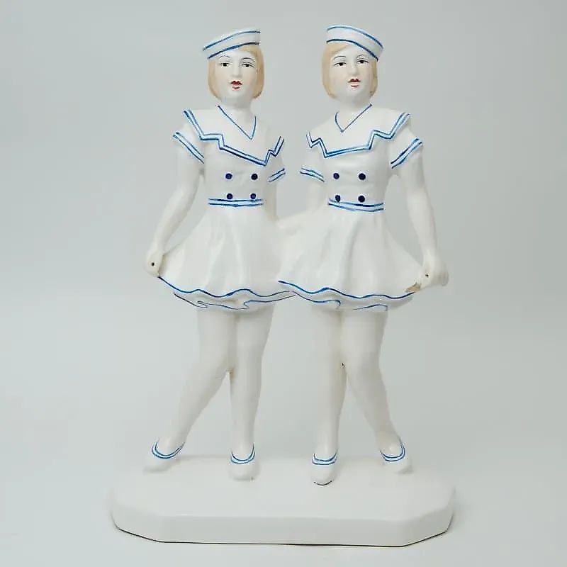 Девочки морячки