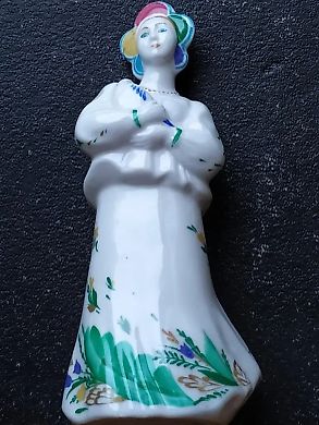 KATYUSHA.FESTIVAL.GIRL WITH A DOVE