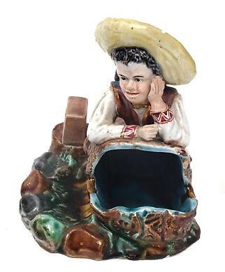 Фарфоровая пепельница с росписью от Фарфоровой фабрики Кузнецова в 19-м веке