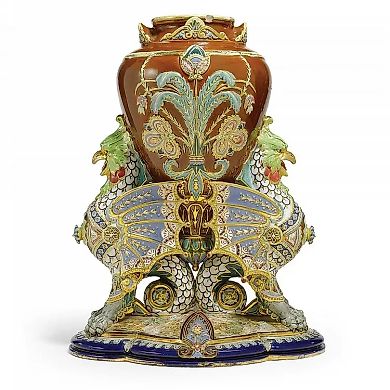 Large and rare porcelain vase from the Kuznetsov factory, circa 1875