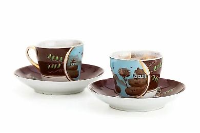 A porcelain pair of cups from the Kuznetsov Porcelain Factory, Dulevo, Russia