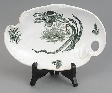 Porcelain plate from the Kuznetsov Factory, Russia, 19th century.