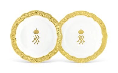 Фарфоровые тарелки из сервиса Великого Князя Павла Александровича