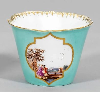 Cups with a turquoise background and landscapes.