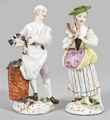 Две фарфоровых фигурки девушки с курицей и продавца птицы из серии "Кри де Пари".