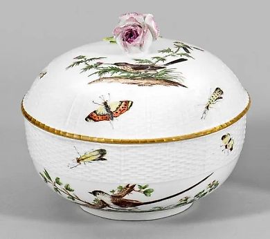 Супница с украшением из птиц и насекомых