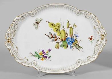 Porcelain tray with bouquets of flowers and a butterfly
