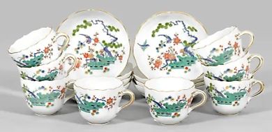 Eight mocha cups with Kakiemon "Three Friends" decoration.