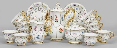 Mocca set with floral and gold decor