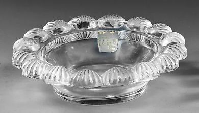 Французская морозная хрустальная чаша Лалик с декором ракушек