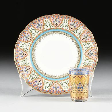 Императорская русская фарфоровая тарелка и императорский немецкий эмалевый стакан для шнапса, конец XIX века