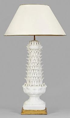 Большая декоративная итальянская белая керамическая настольная лампа