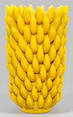 Желтая керамическая ваза