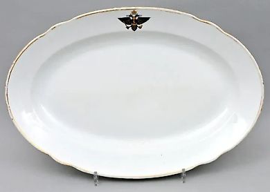 Поднос компании М. С. Кузнецов