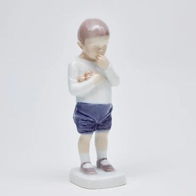 Figure "Peter - boy with apples"