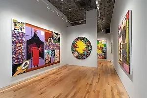 Погасите свет в галерее